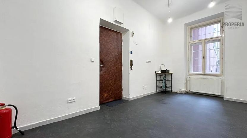 Pronájem skladu, Brno, Antonínská, 27 m2