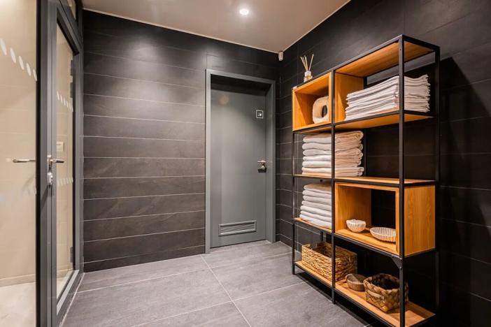 Pronájem kanceláře, Praha - Smíchov, Holečkova, 345 m2