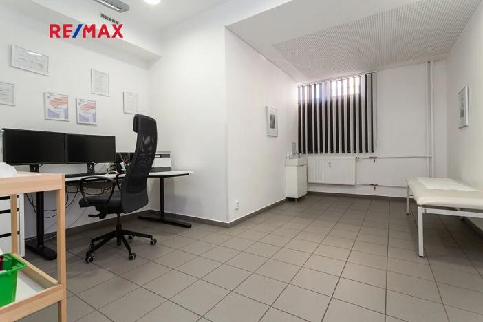 Pronájem ordinace, Praha - Nusle, Hradeckých, 39 m2