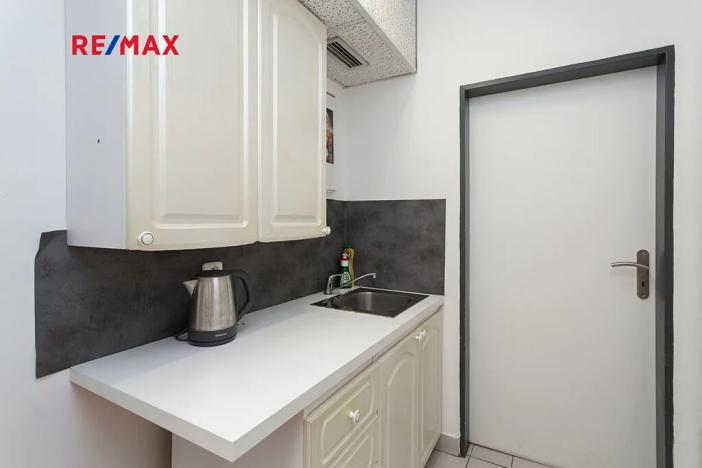 Pronájem ordinace, Praha - Nusle, Hradeckých, 39 m2