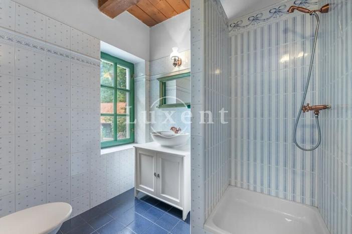 Prodej komerční nemovitosti, Stříbrná Skalice, 1700 m2