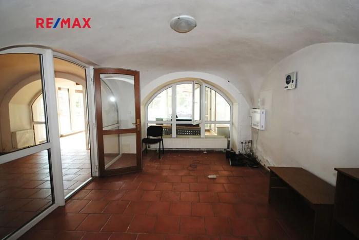 Prodej komerční nemovitosti, Církvice, 6984 m2