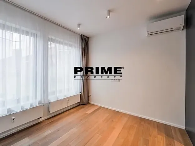 Pronájem bytu 3+kk, Praha - Vinohrady, náměstí Jiřího z Poděbrad, 156 m2