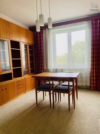 Prodej bytu 3+1, Karlovy Vary, Šumavská, 66 m2