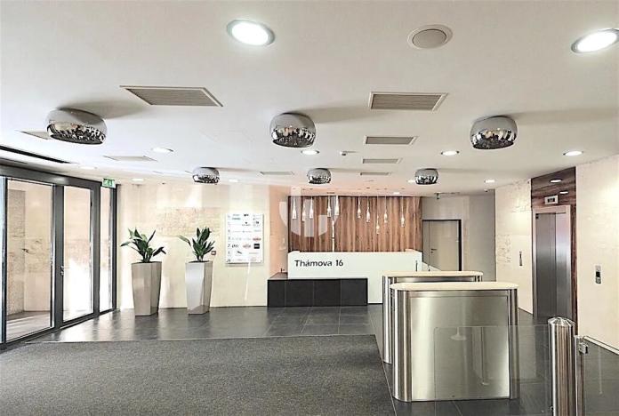 Pronájem kanceláře, Praha - Karlín, Thámova, 150 m2