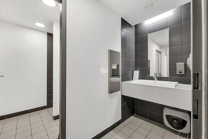 Pronájem kanceláře, Praha - Holešovice, Jankovcova, 226 m2