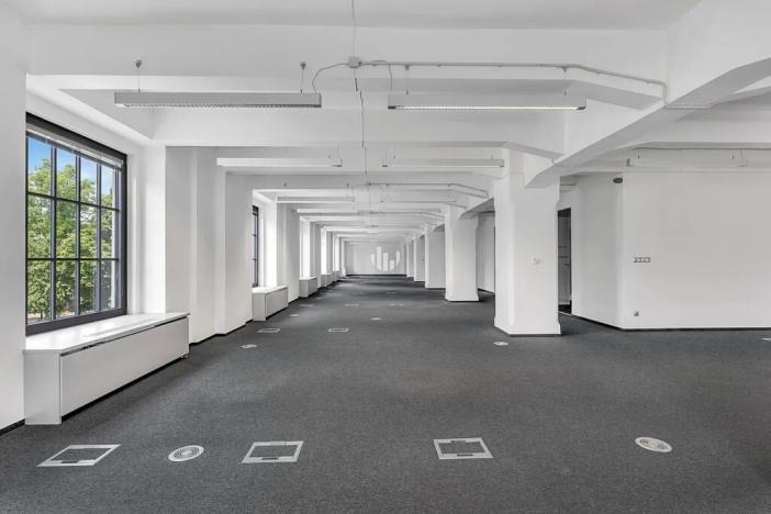 Pronájem kanceláře, Praha - Holešovice, Jankovcova, 226 m2