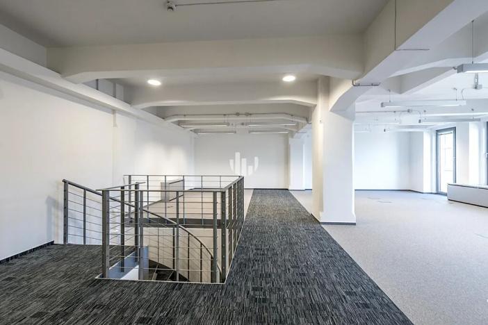 Pronájem kanceláře, Praha - Holešovice, Jankovcova, 237 m2