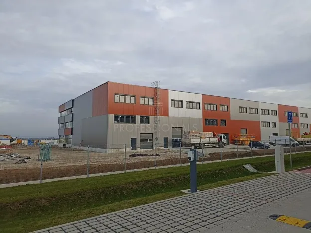 Pronájem výrobních prostor, Praha - Horní Počernice, K Bílému vrchu, 5500 m2