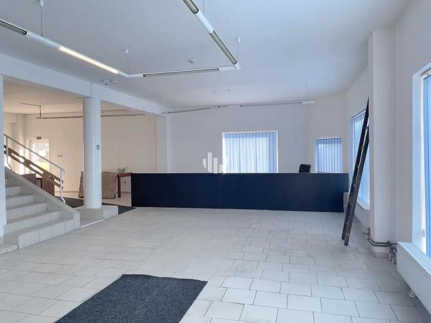 Pronájem obchodního prostoru, Praha - Hrdlořezy, Českobrodská, 300 m2