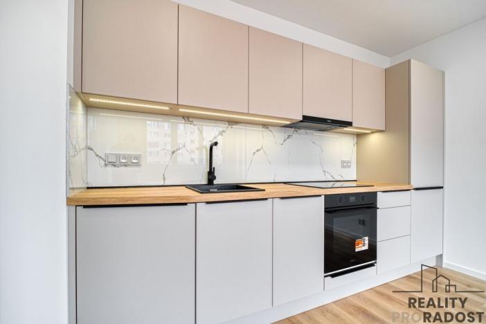 Prodej bytu 2+kk, Ostrava - Poruba, Vietnamská, 41 m2