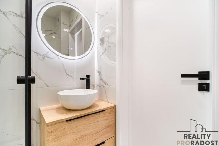 Prodej bytu 2+kk, Ostrava - Poruba, Vietnamská, 41 m2