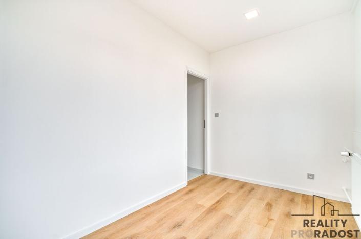 Prodej bytu 2+kk, Ostrava - Poruba, Vietnamská, 41 m2