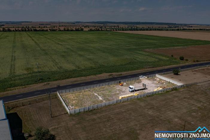 Pronájem komerčního pozemku, Tasovice, 1650 m2