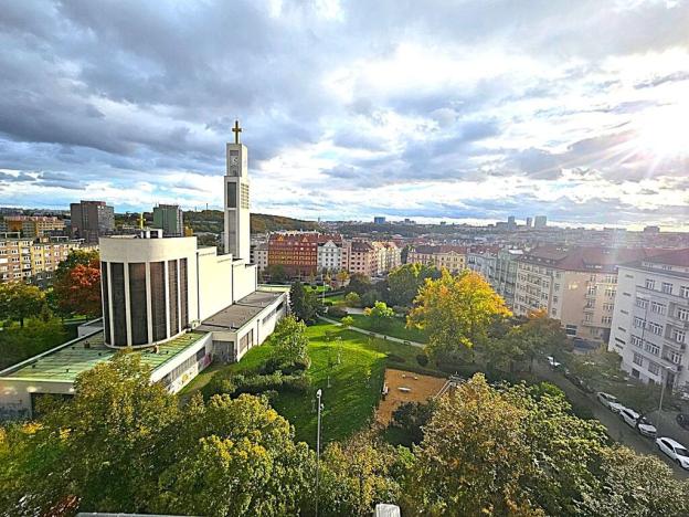 Pronájem bytu 2+1, Praha - Vršovice, náměstí Svatopluka Čecha, 55 m2