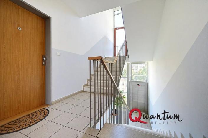 Pronájem bytu 1+kk, Praha - Žižkov, Květinková, 37 m2