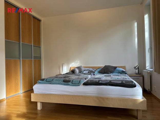 Pronájem bytu 2+kk, Praha - Podolí, V rovinách, 67 m2