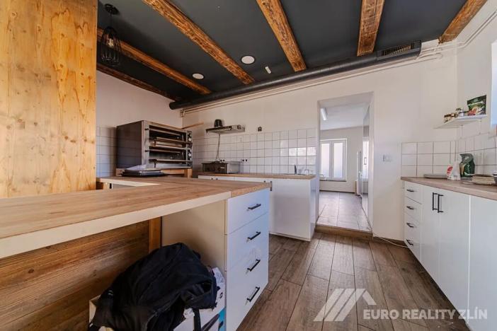 Pronájem restaurace, Otrokovice, Dr. E. Beneše, 237 m2