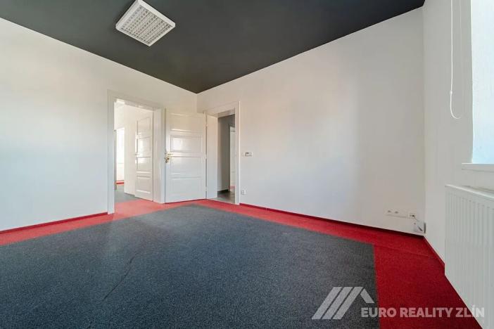 Pronájem kanceláře, Otrokovice, Dr. E. Beneše, 131 m2