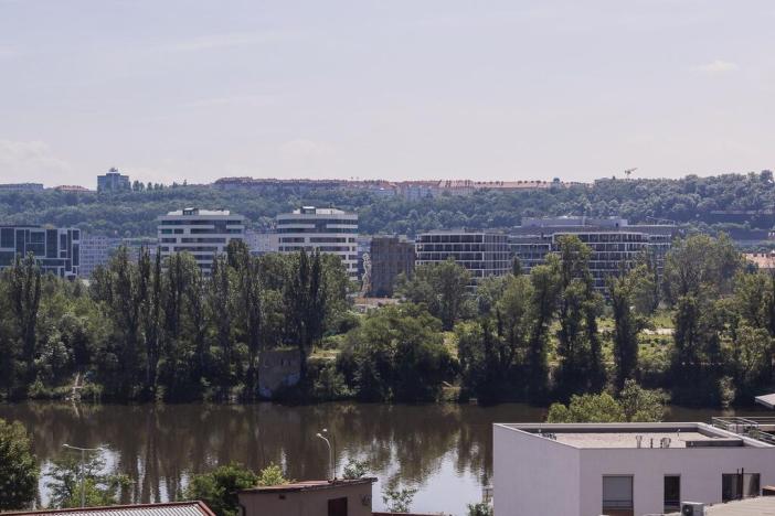 Pronájem bytu 1+kk, Praha - Holešovice, V háji, 49 m2