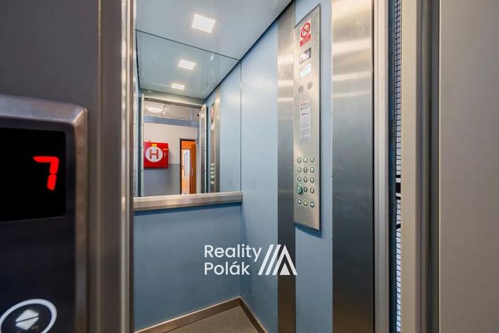 Pronájem bytu 1+kk, Liberec, Na Pískovně, 20 m2