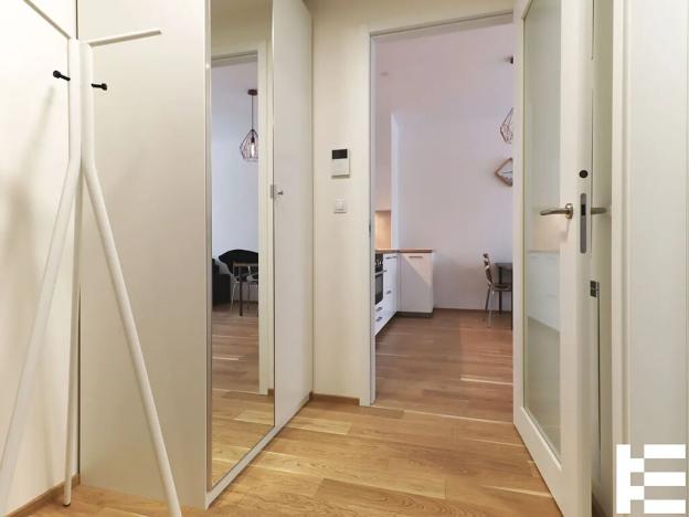 Pronájem bytu 2+kk, Praha - Holešovice, V přístavu, 47 m2