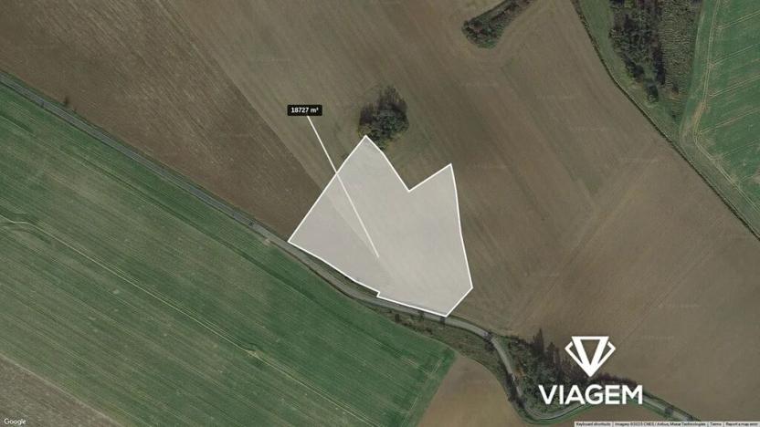 Prodej podílu pole, Hostim, 2080 m2