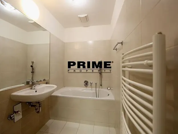 Pronájem kanceláře, Praha - Smíchov, Štefánikova, 63 m2