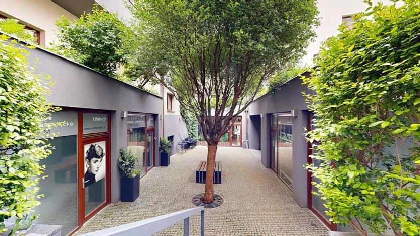 Prodej obchodního prostoru, Chrudim, Resselovo náměstí, 121 m2