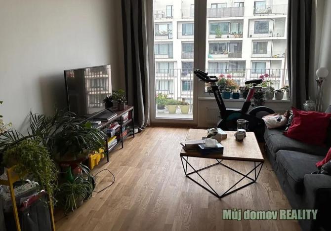 Pronájem bytu 2+kk, Praha - Vysočany, Smržových, 52 m2