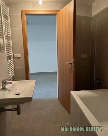 Pronájem bytu 2+kk, Praha - Vysočany, Smržových, 52 m2