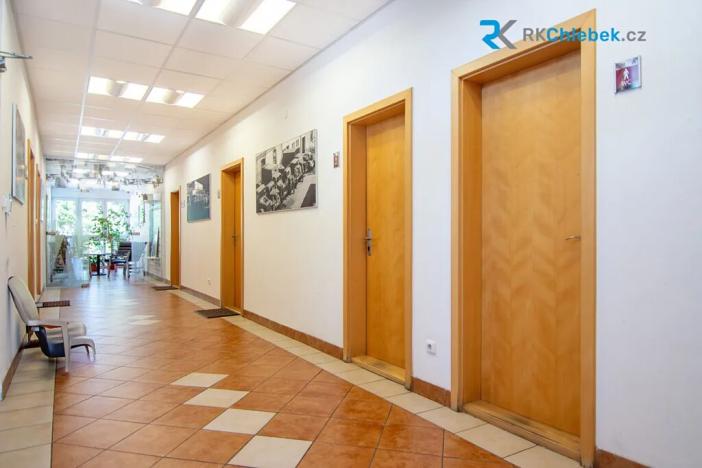 Pronájem kanceláře, Frýdek-Místek, Svazarmovská, 260 m2