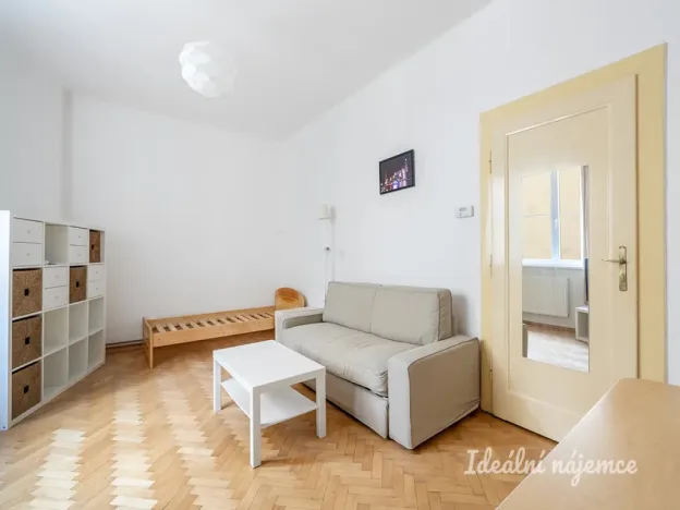 Pronájem bytu 2+kk, Praha - Vršovice, Vršovická, 37 m2