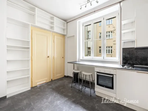 Pronájem bytu 2+kk, Praha - Vršovice, Vršovická, 37 m2