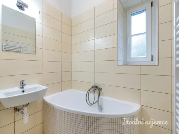 Pronájem bytu 2+kk, Praha - Vršovice, Vršovická, 37 m2