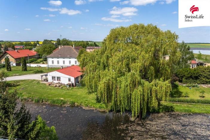 Prodej činžovního domu, Břežany II, 804 m2