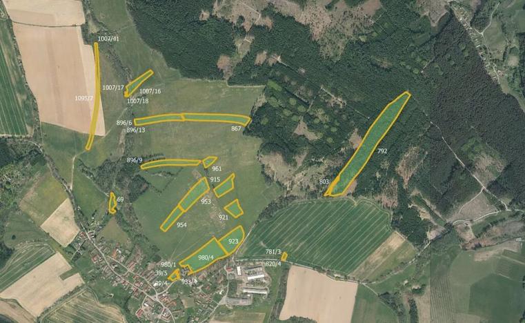 Prodej pole, Mlýny, 46939 m2