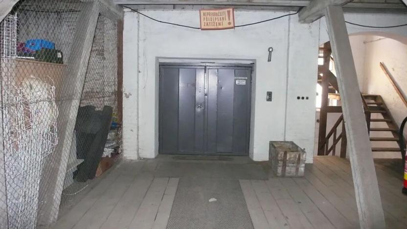 Pronájem skladu, Praha - Sedlec, Kamýcká, 74 m2