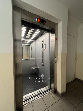 Pronájem bytu 3+1, Pardubice, V Ráji, 90 m2