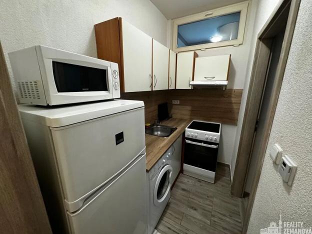 Pronájem bytu 2+kk, Praha - Strašnice, Révová, 38 m2