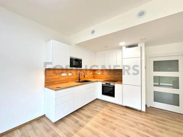 Pronájem rodinného domu, Praha, 159 m2