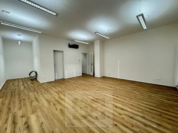 Pronájem kanceláře, Brno, Komárovská, 50 m2