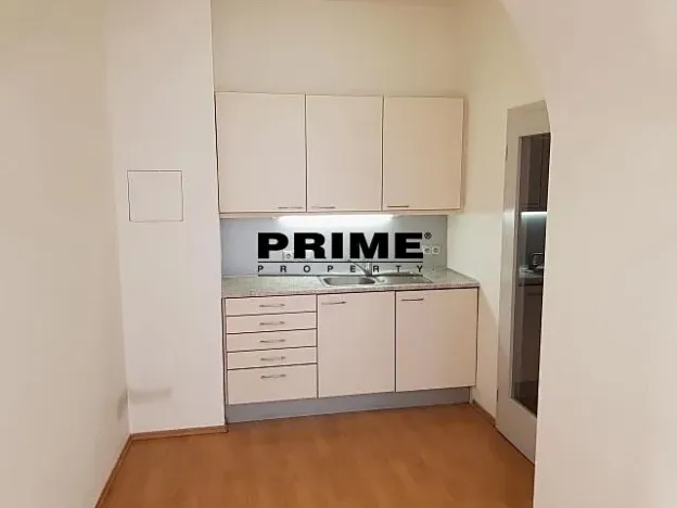 Pronájem kanceláře, Praha - Smíchov, Štefánikova, 70 m2