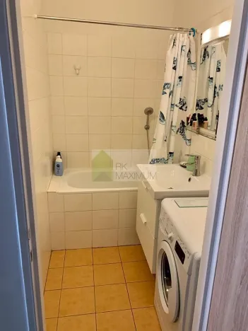 Pronájem bytu 2+kk, Praha - Kobylisy, Bojasova, 47 m2