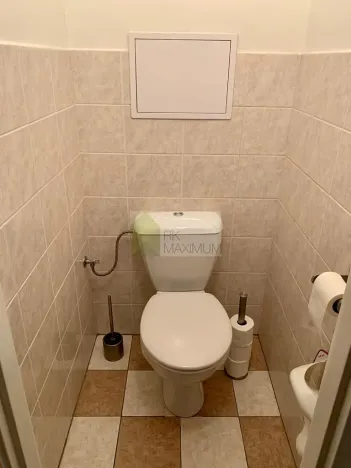 Pronájem bytu 2+kk, Praha - Kobylisy, Bojasova, 47 m2