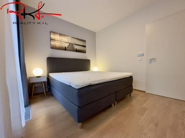 Pronájem bytu 2+kk, Praha, Baarova, 59 m2