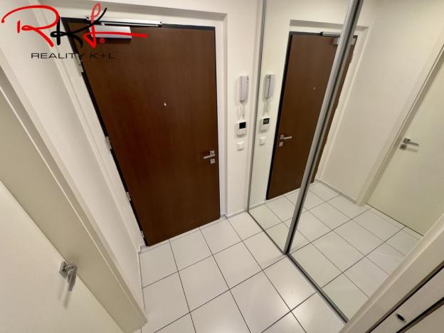 Pronájem bytu 2+kk, Praha, Baarova, 59 m2