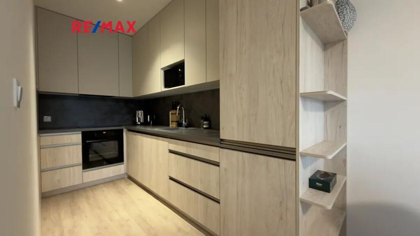 Pronájem bytu 2+kk, Praha - Žižkov, Malešická, 53 m2