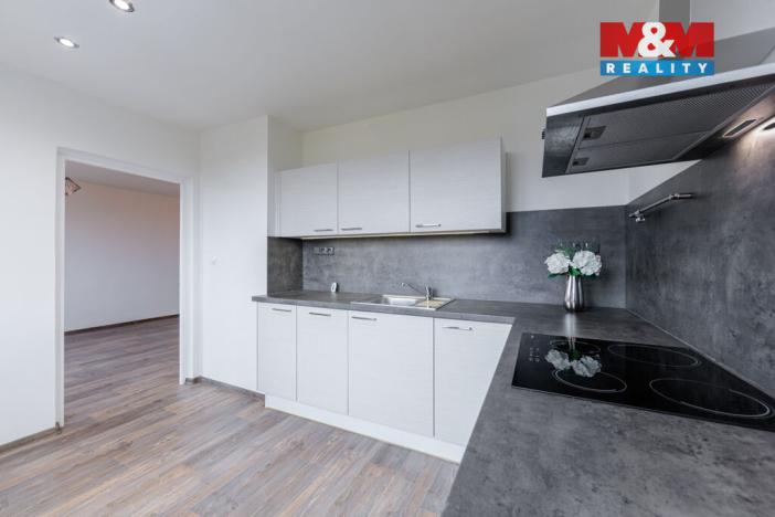 Prodej bytu 2+1, Karlovy Vary - Drahovice, Maďarská, 61 m2