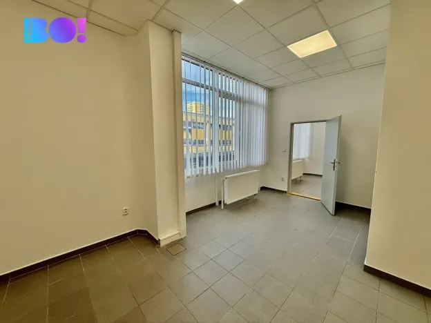 Pronájem kanceláře, Třinec, nám. Svobody, 61 m2